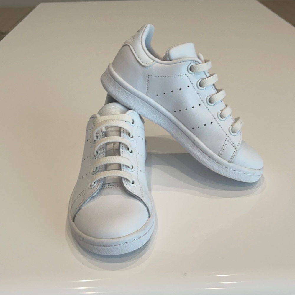 Brand New Stan Smith Kids All white Sneaker